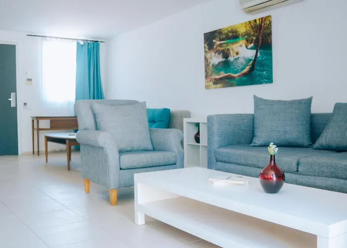 Vela Garden אלאקאטי