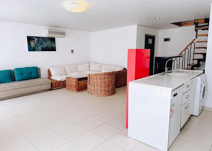 Vela Garden אלאקאטי